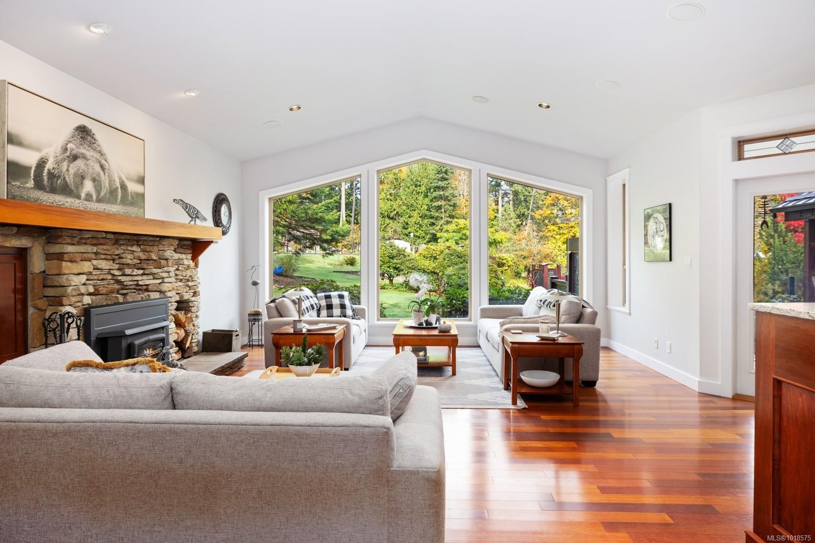 571 Meredith Rd, Mill Bay, BC