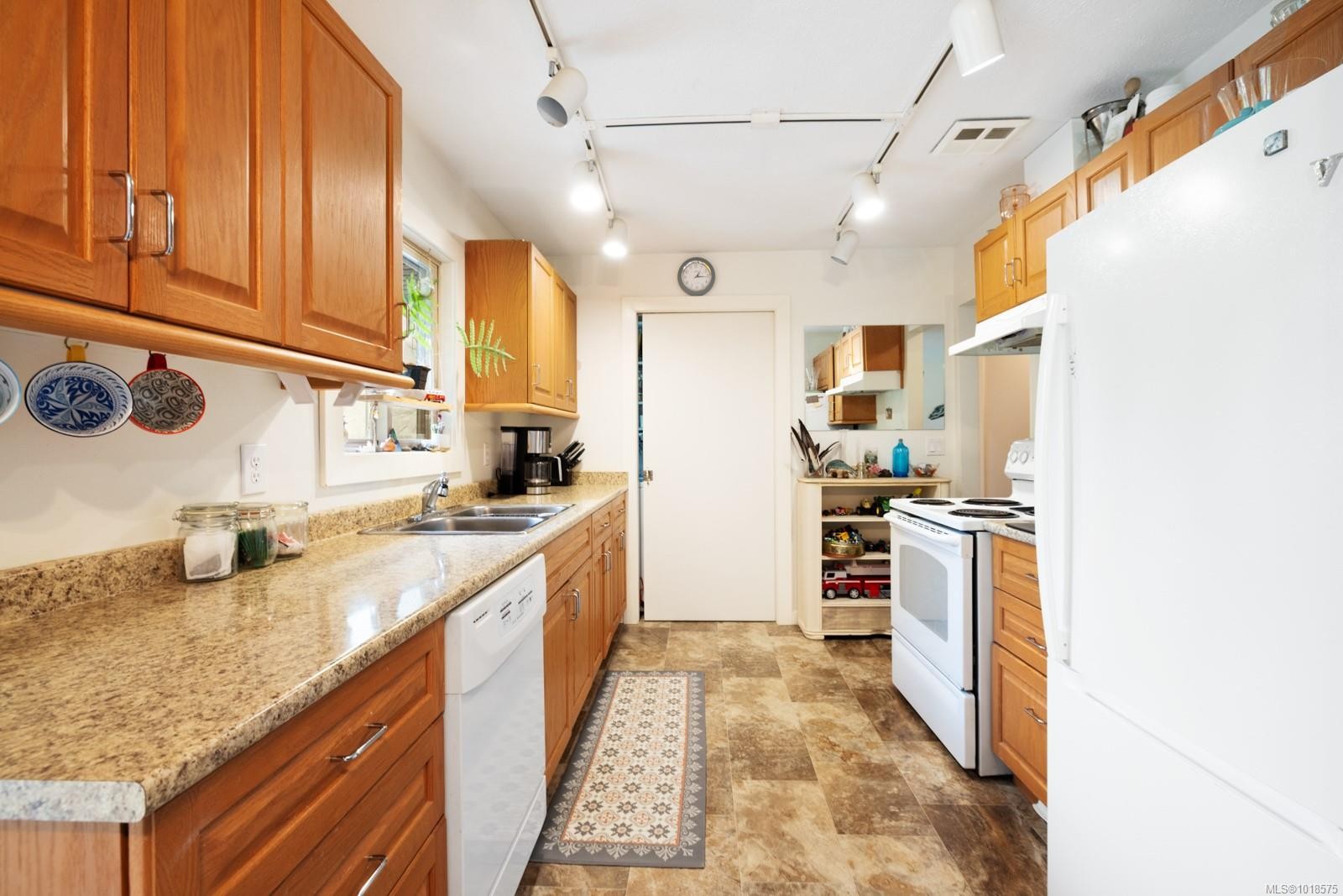 571 Meredith Rd, Mill Bay, BC