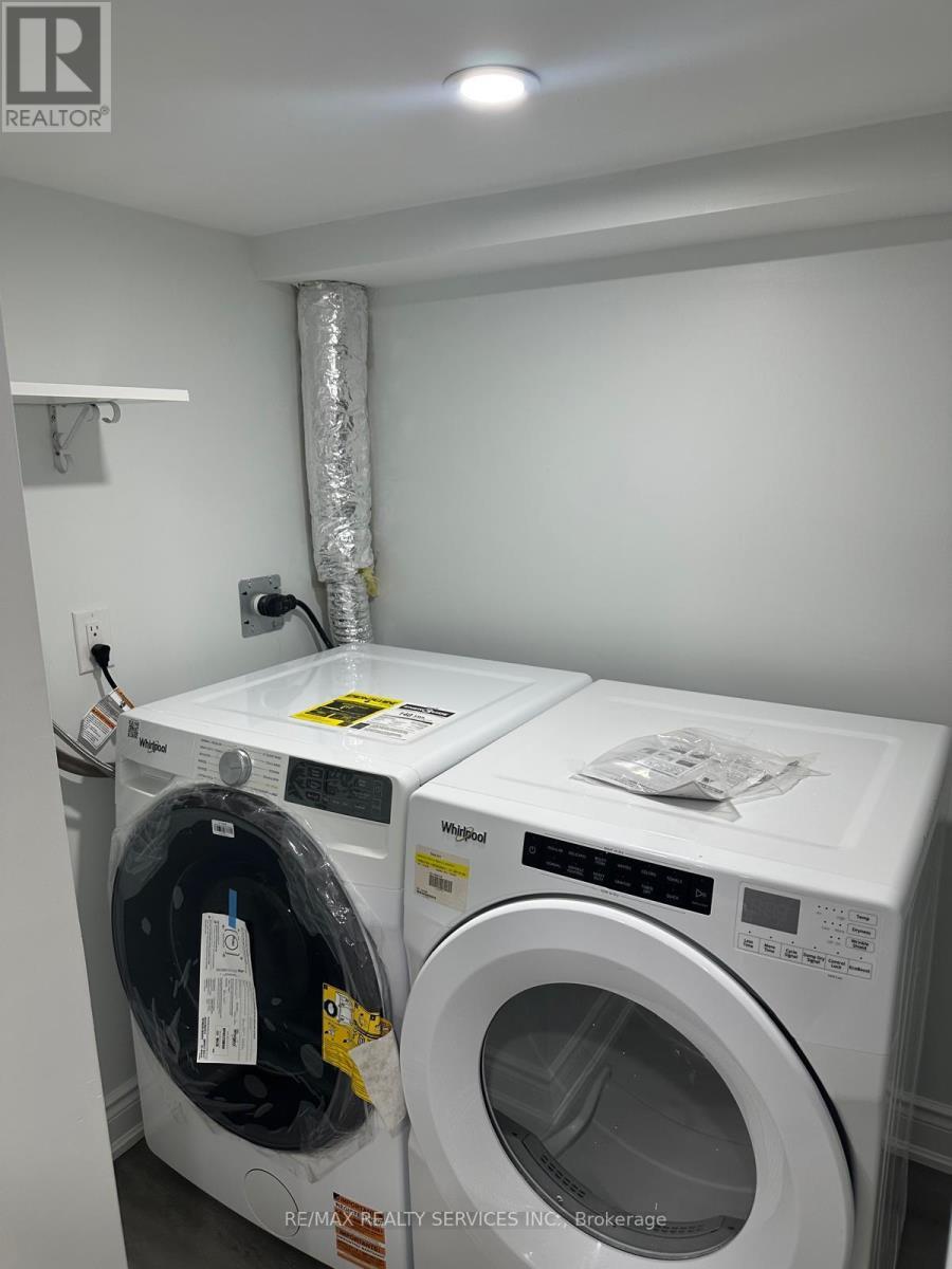 Unit 2 - 6903 Cumberland Court, Niagara Falls, ON - Indoor Photo Showing Laundry Room