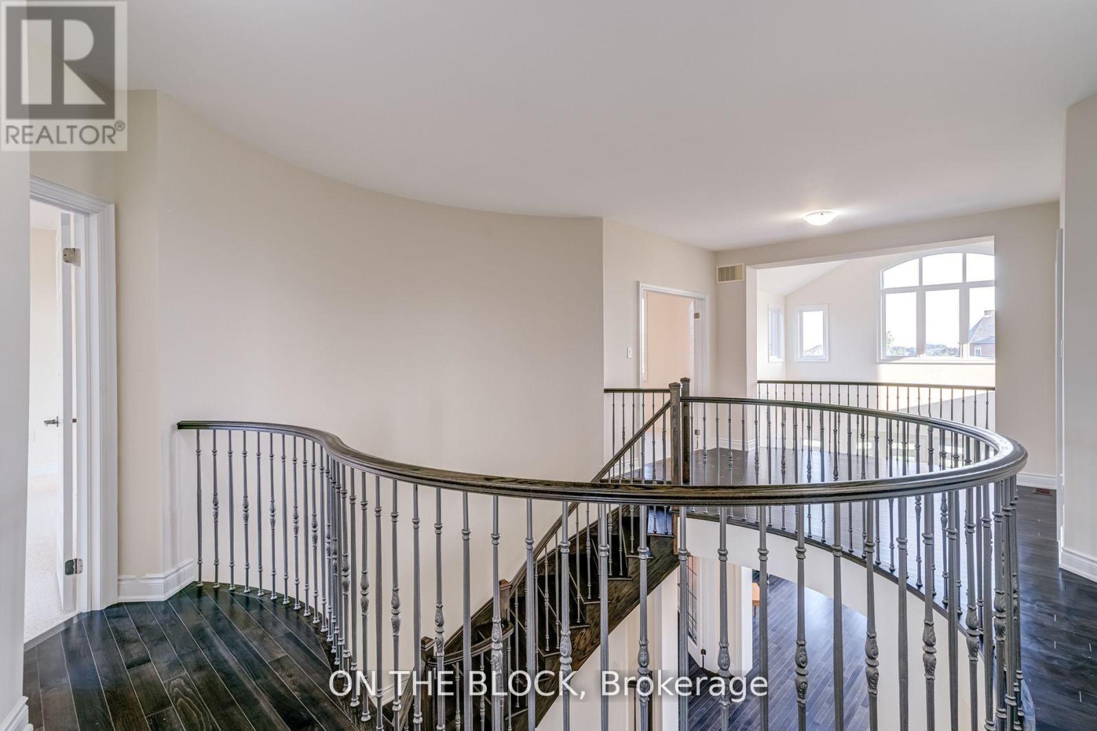 24 Whitewood Drive, Whitchurch-Stouffville, ON - Indoor Photo Showing Other Room