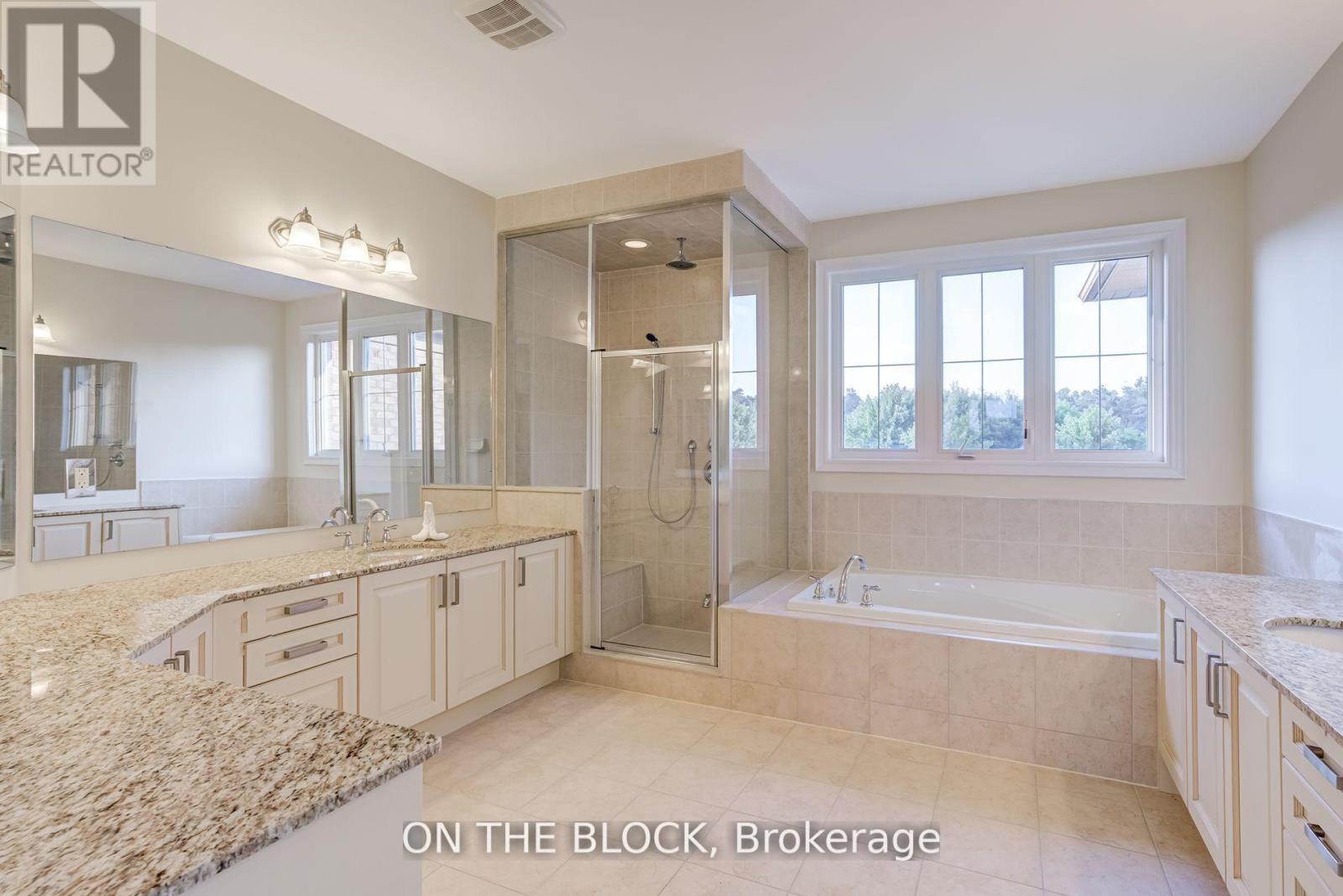 24 Whitewood Drive, Whitchurch-Stouffville, ON - Indoor Photo Showing Bathroom