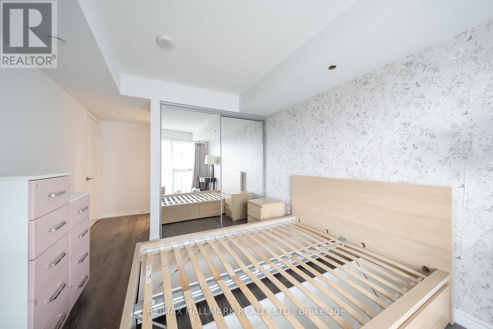 1703 - 386 Yonge Street, Toronto, ON - Indoor