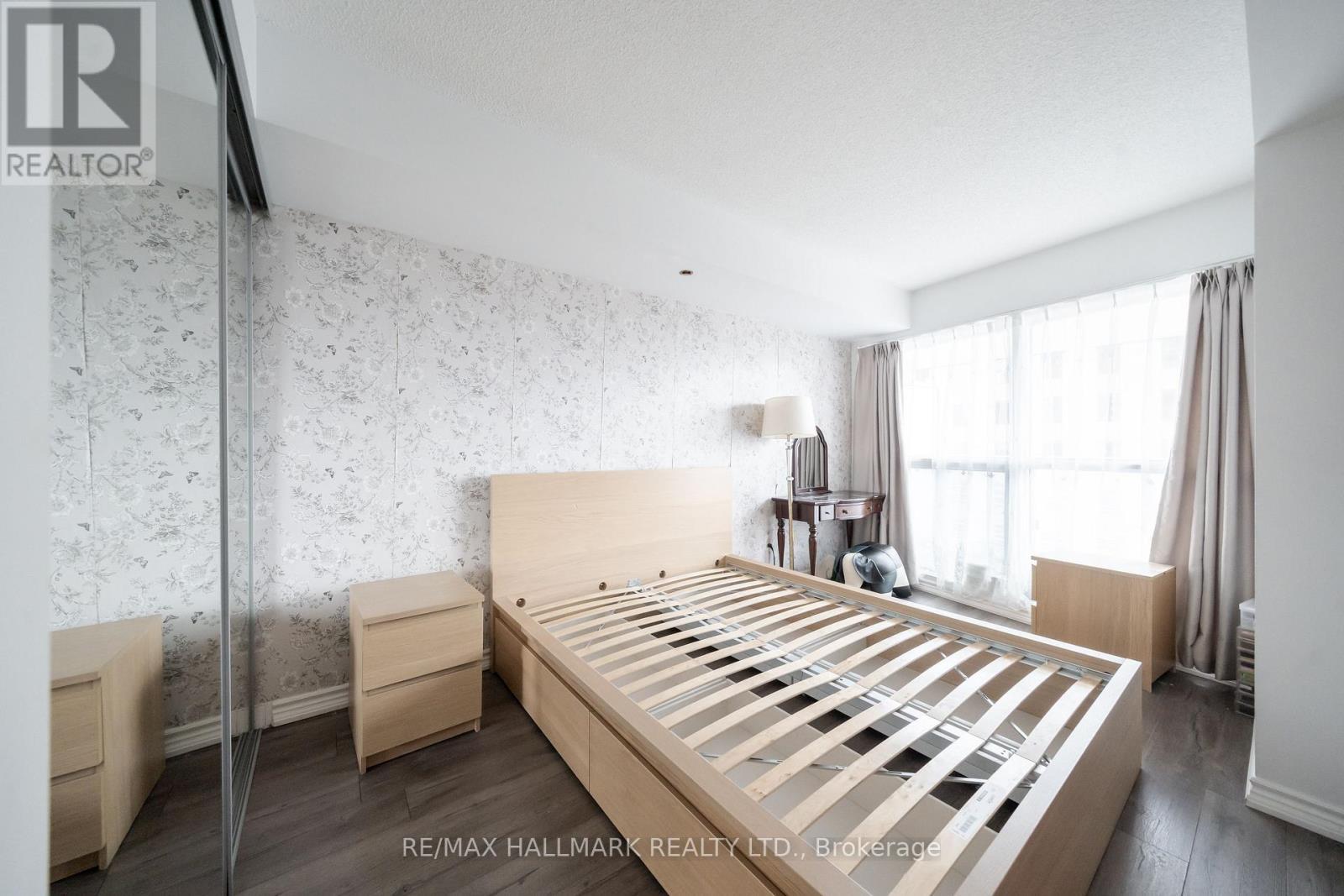 1703 - 386 Yonge Street, Toronto, ON - Indoor Photo Showing Bedroom