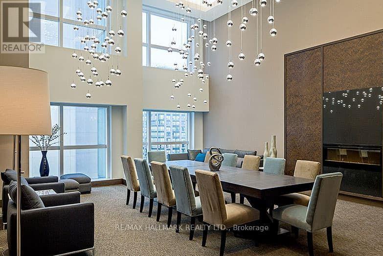 1703 - 386 Yonge Street, Toronto, ON - Indoor Photo Showing Dining Room