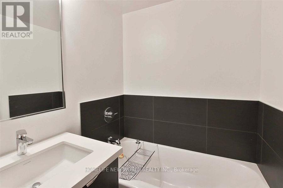 2313 - 155 Yorkville Avenue, Toronto, ON - Indoor Photo Showing Bathroom