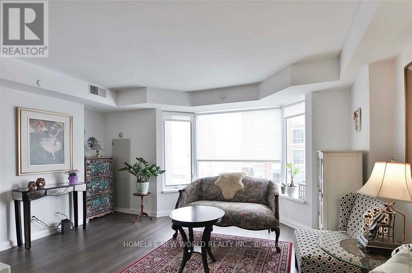 2313 - 155 Yorkville Avenue, Toronto, ON - Indoor Photo Showing Living Room