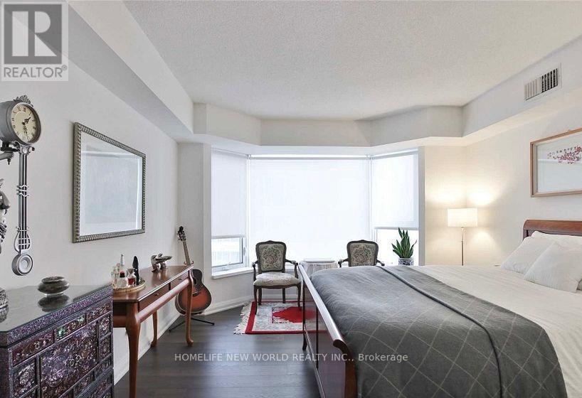2313 - 155 Yorkville Avenue, Toronto, ON - Indoor Photo Showing Bedroom