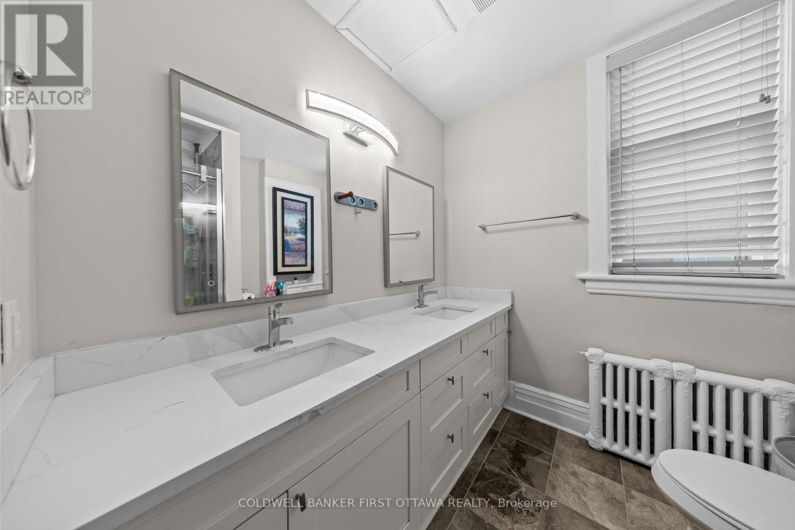 245 Bay Street, Ottawa, ON