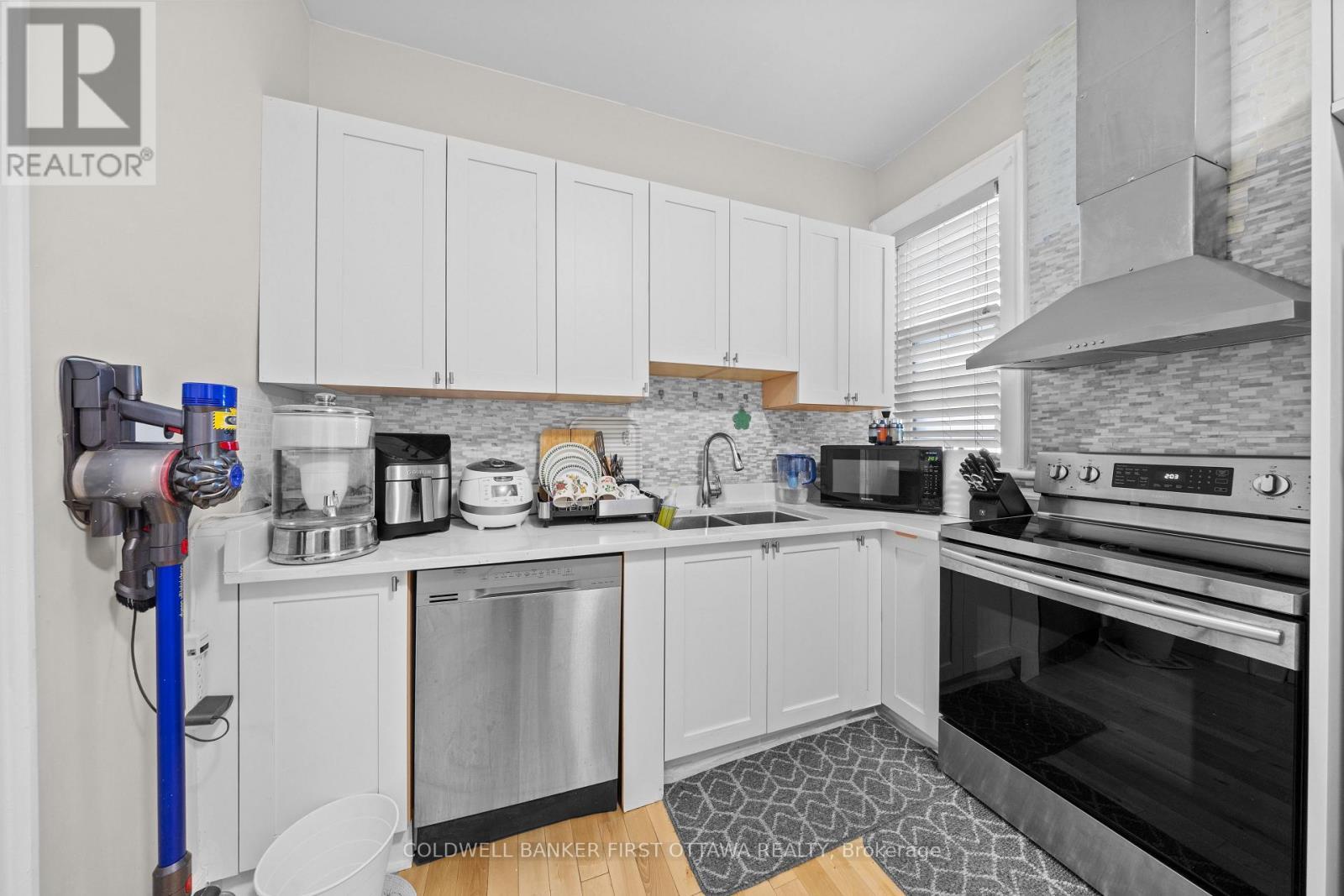 245 Bay Street, Ottawa, ON