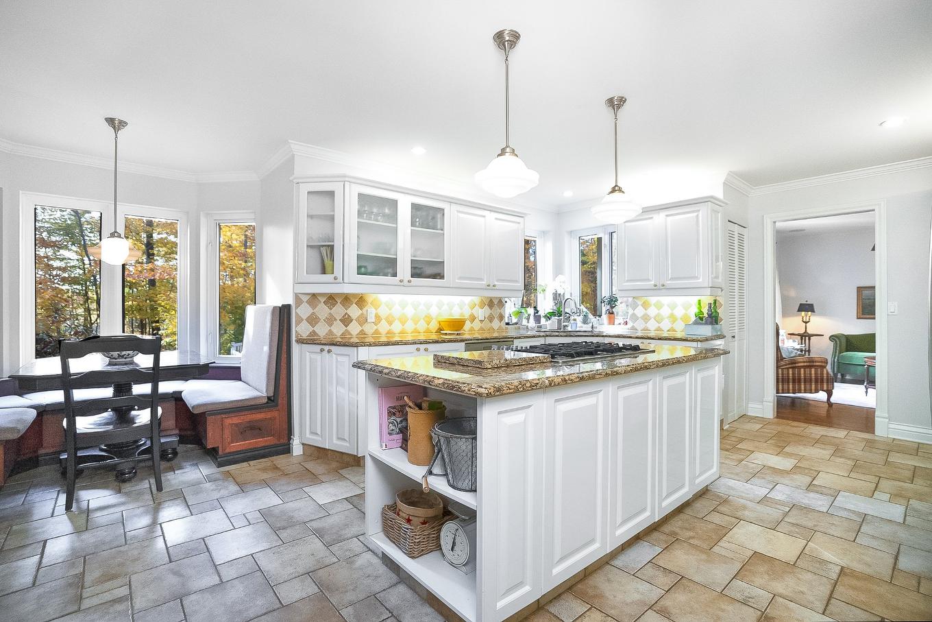 Kitchen - 2580 Rue De L'Écusson, Saint-Lazare, QC - Indoor