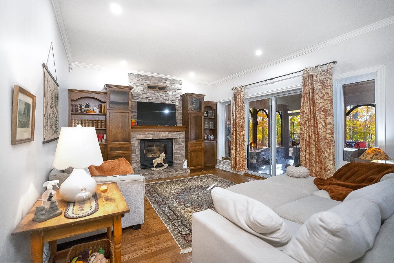 Living room - 2580 Rue De L'Écusson, Saint-Lazare, QC - Indoor Photo Showing Other Room With Fireplace