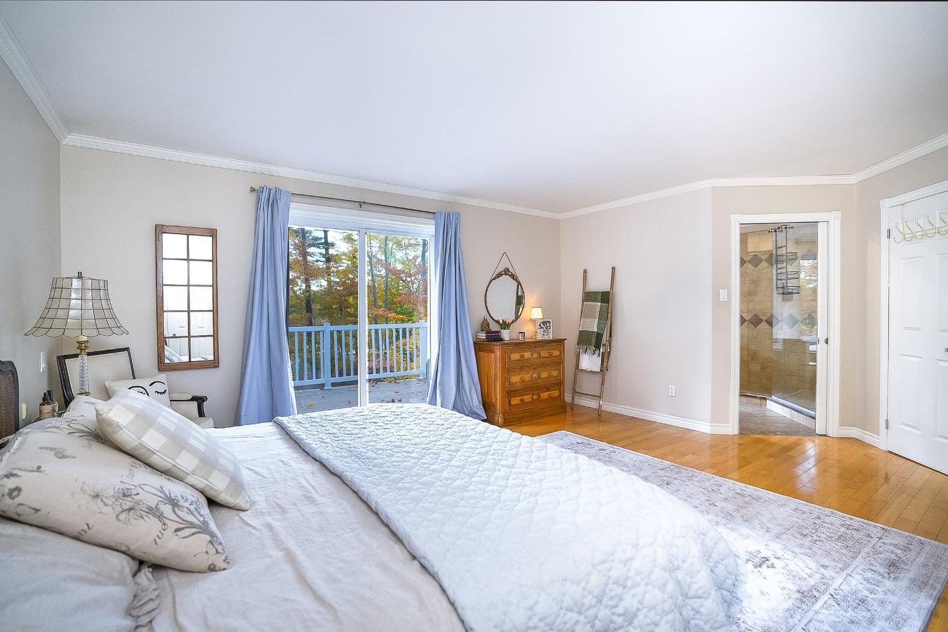 Primary bedroom - 2580 Rue De L'Écusson, Saint-Lazare, QC - Indoor Photo Showing Bedroom