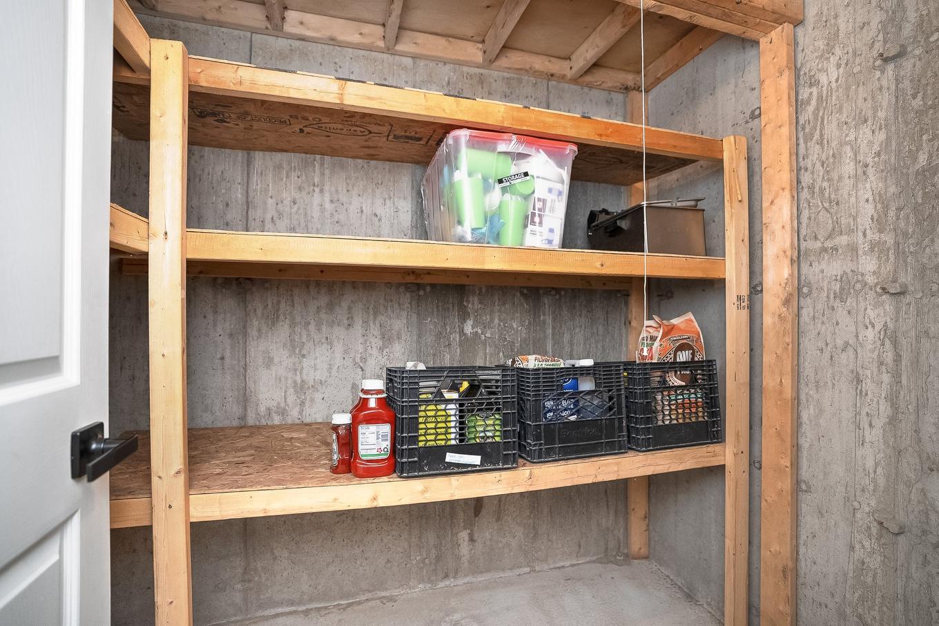 Cellar/Cold room - 2580 Rue De L'Écusson, Saint-Lazare, QC - Indoor Photo Showing Other Room