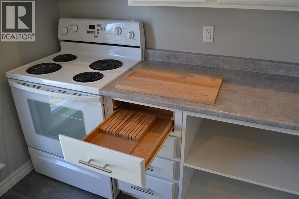 191 Maxwell Street Unit# 2 (Upper), Sarnia, ON - Indoor Photo Showing Kitchen