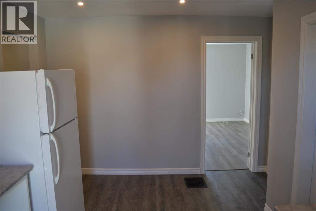 191 Maxwell Street Unit# 2 (Upper), Sarnia, ON - Indoor Photo Showing Other Room