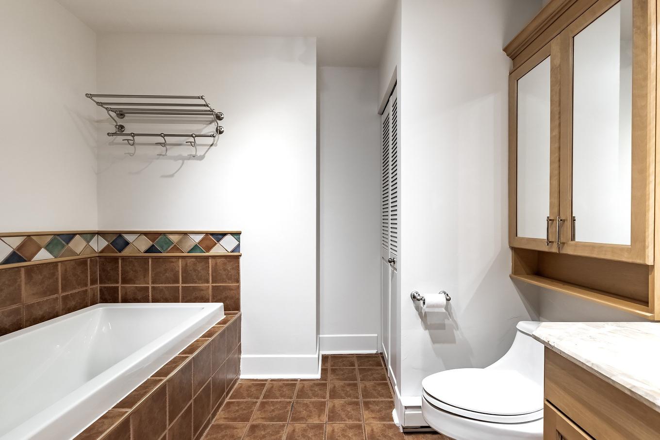 Salle de bains attenante à la CCP - 412-4200 Rue St-Ambroise, Montréal (Le Sud-Ouest), QC