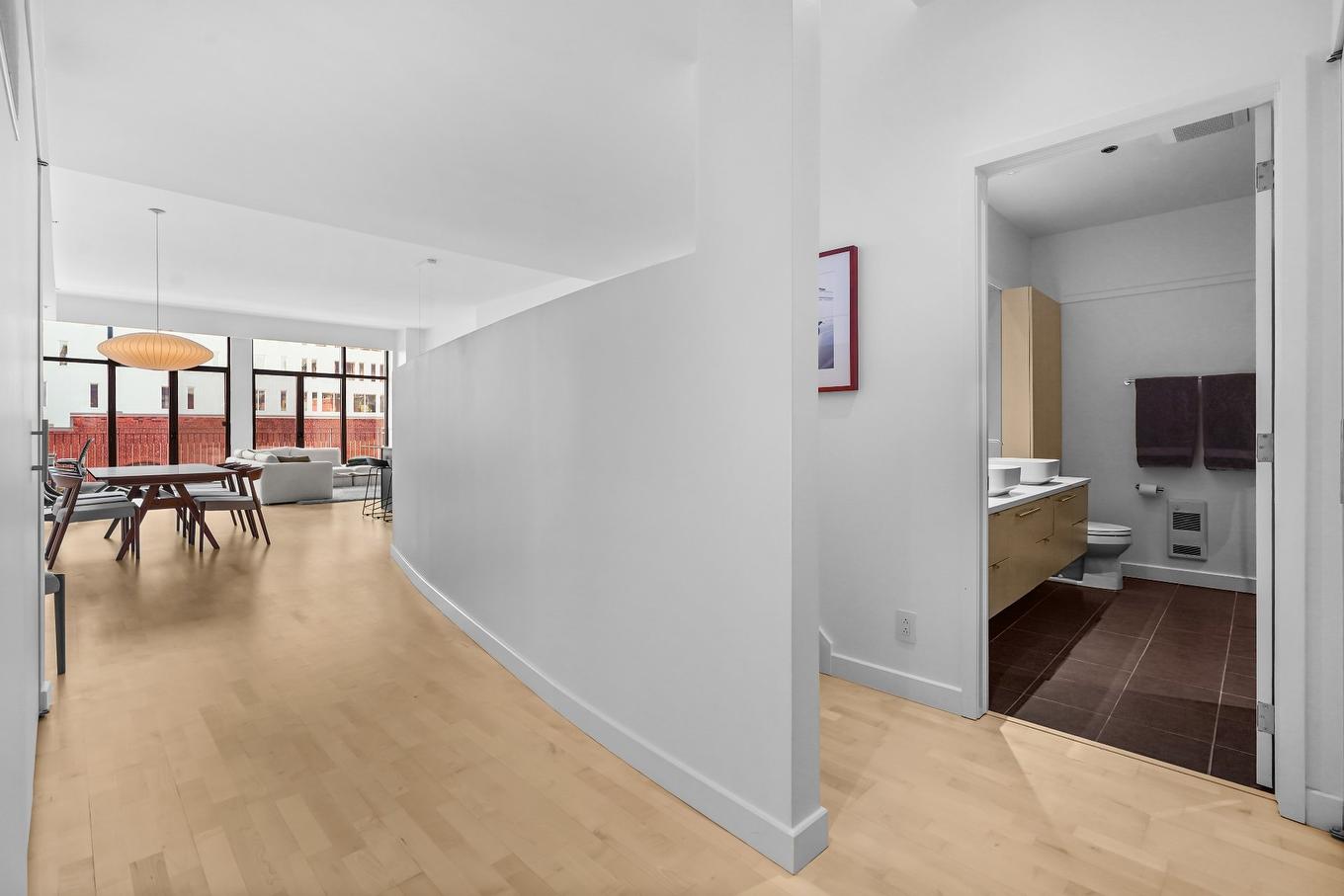 Hall d'entrée/Vestibule - 403-1655 Rue St-Patrick, Montréal (Le Sud-Ouest), QC - Indoor Photo Showing Other Room