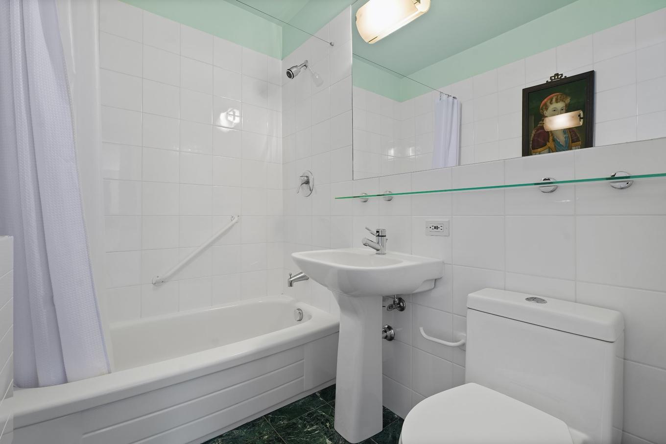 Bathroom - 1203-3445 Rue Drummond, Montréal (Ville-Marie), QC