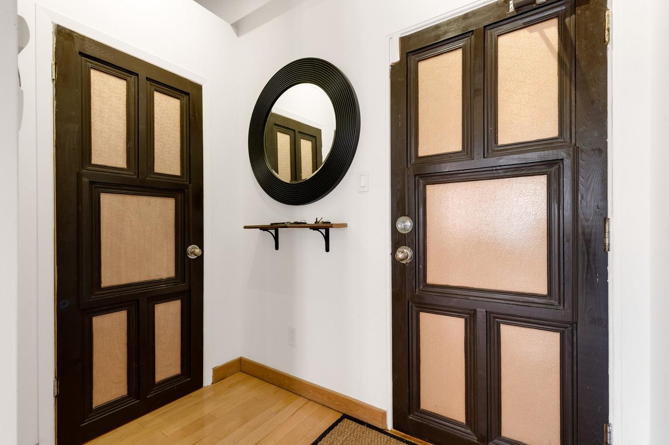 Hall - 204-3830 Rue St-Ambroise, Montréal (Le Sud-Ouest), QC