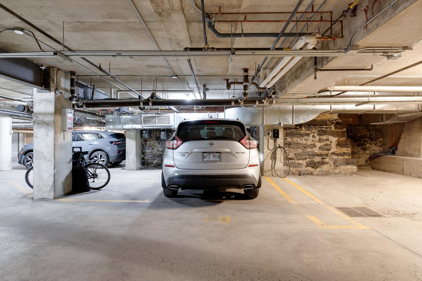 Garage - 204-3830 Rue St-Ambroise, Montréal (Le Sud-Ouest), QC