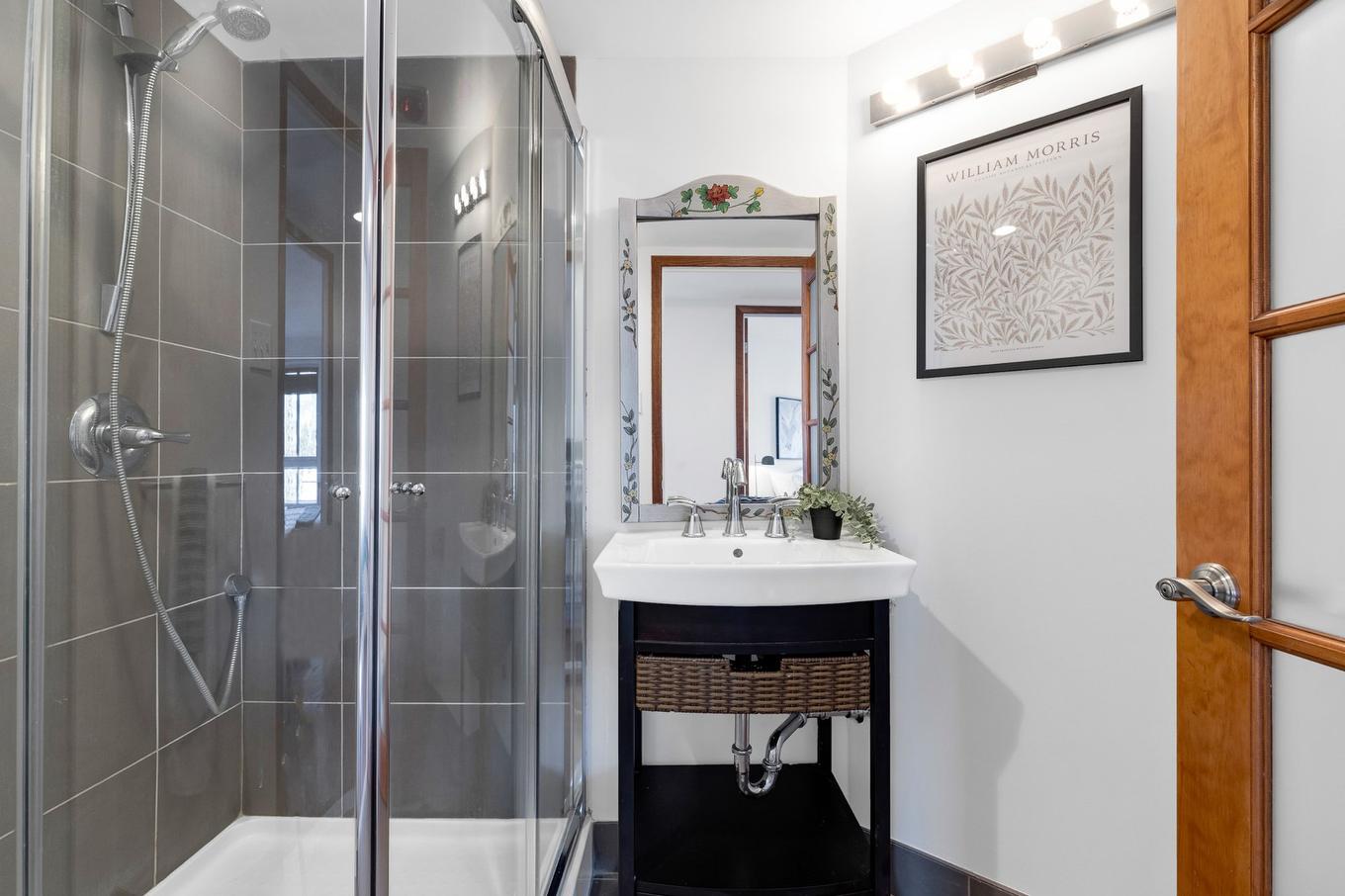 Salle de bains - B-504-2635 Rue Rufus-Rockhead, Montréal (Le Sud-Ouest), QC - Indoor Photo Showing Bathroom