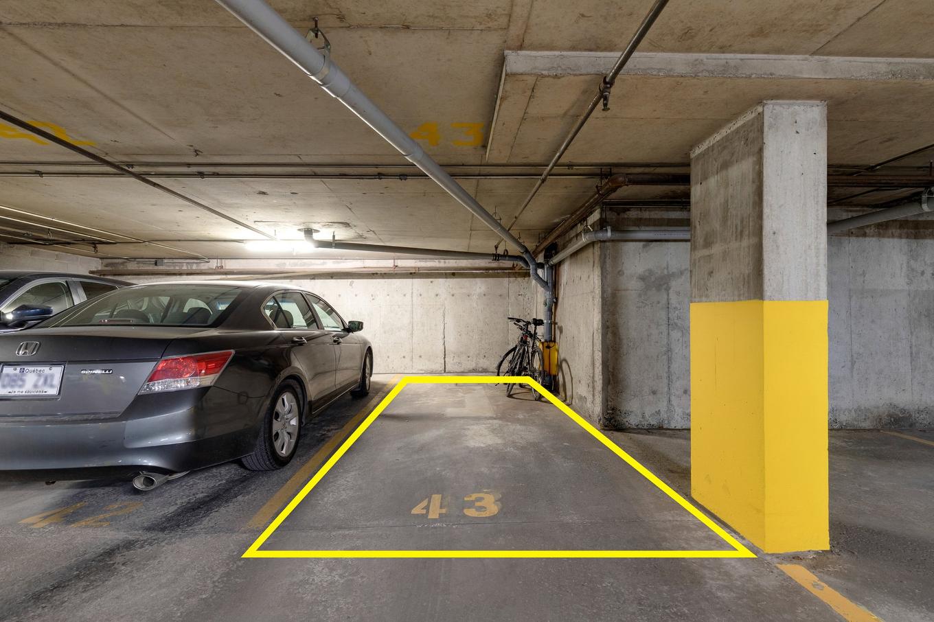 Garage - B-504-2635 Rue Rufus-Rockhead, Montréal (Le Sud-Ouest), QC - Indoor Photo Showing Garage