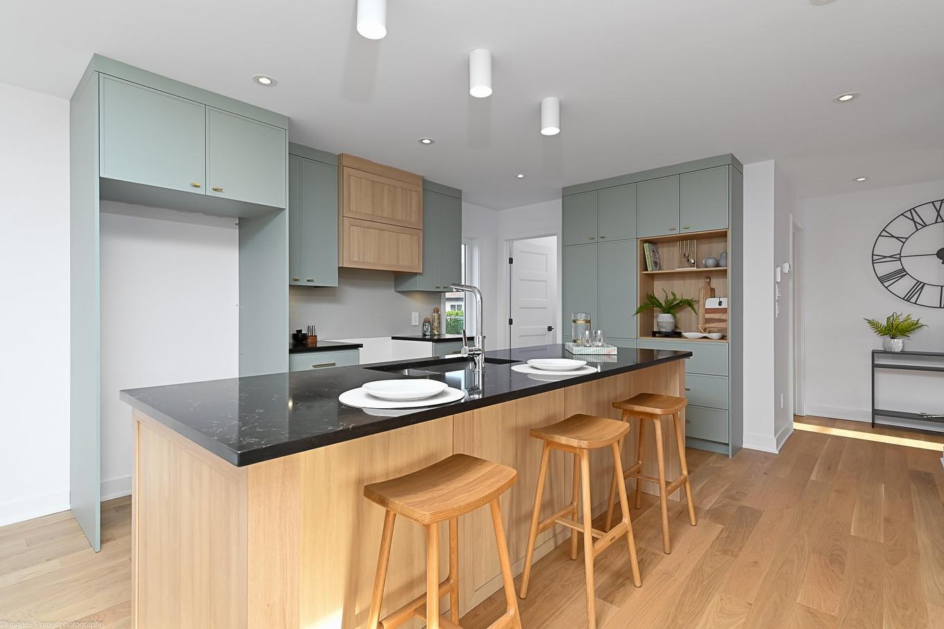 Kitchen - Rue Des Rêves, Sainte-Julienne, QC - Indoor Photo Showing Kitchen With Upgraded Kitchen
