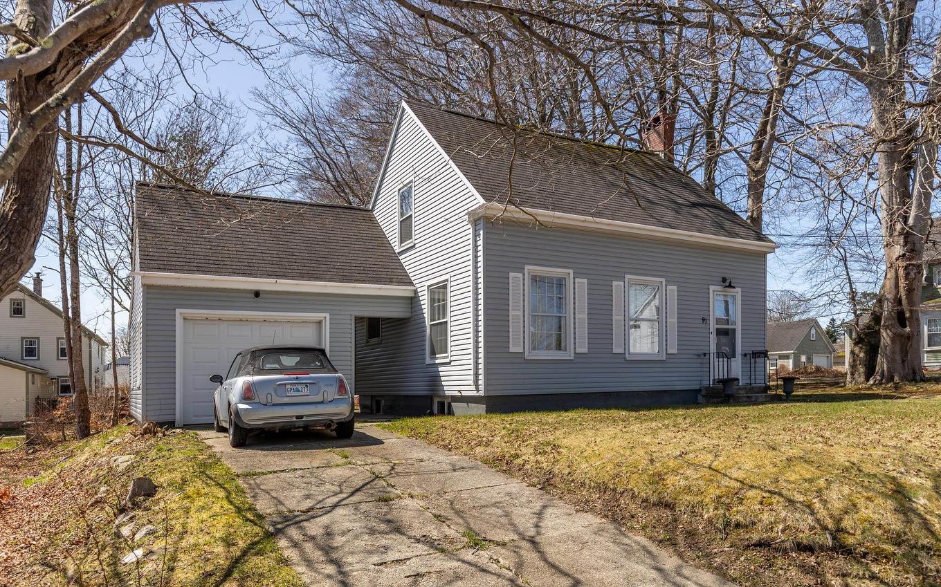 91 Cliff Street, Yarmouth, NS