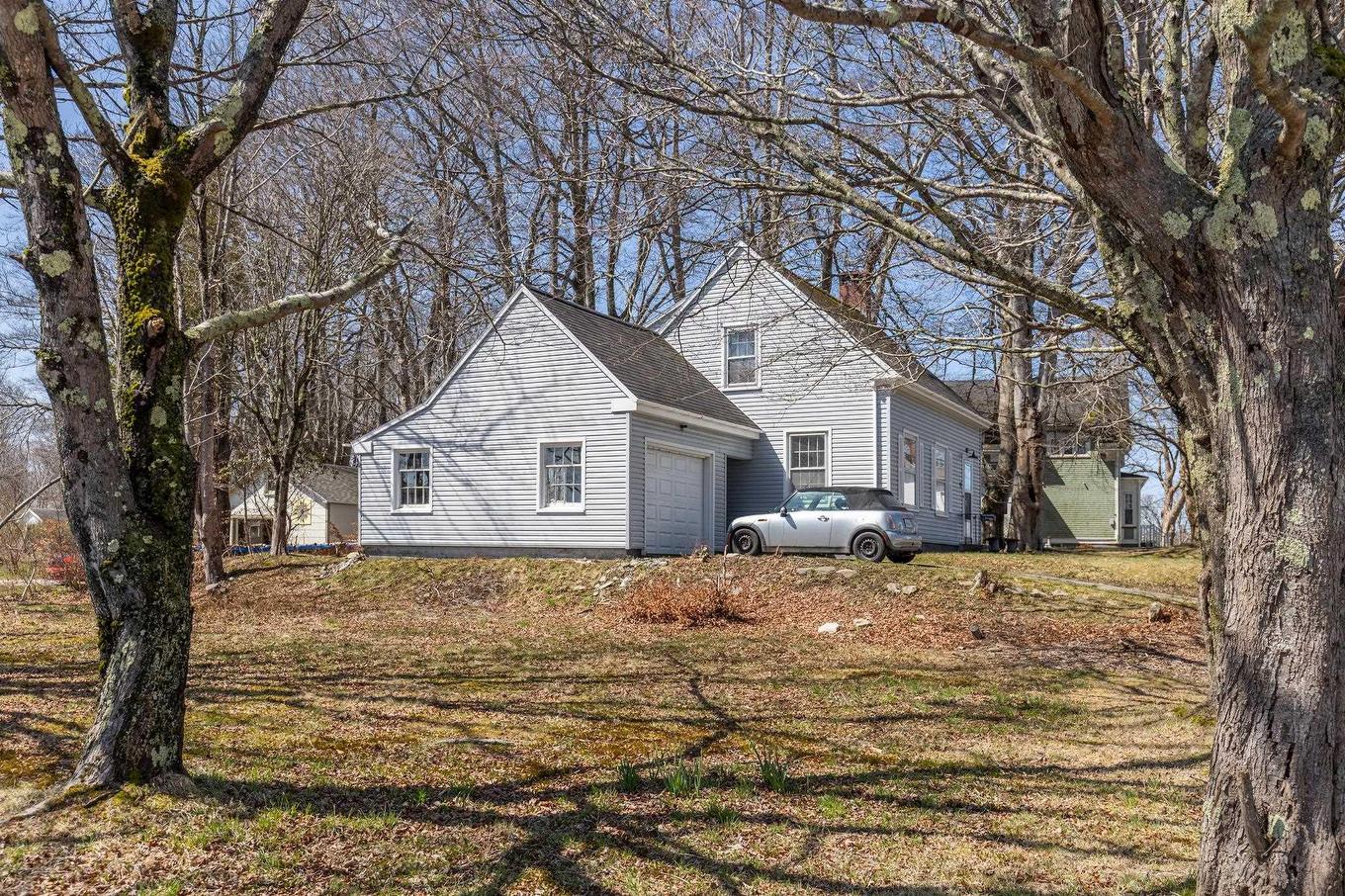 91 Cliff Street, Yarmouth, NS