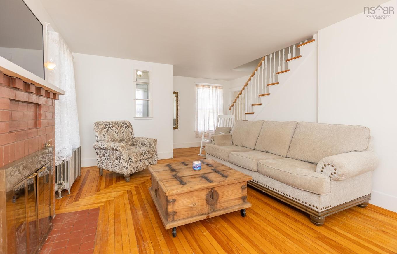 91 Cliff Street, Yarmouth, NS