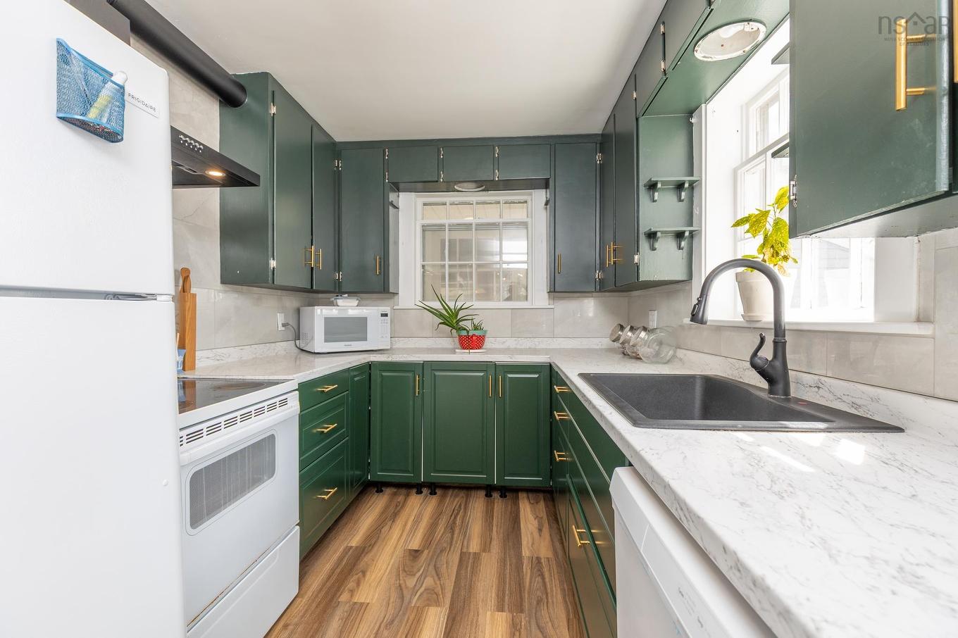 91 Cliff Street, Yarmouth, NS