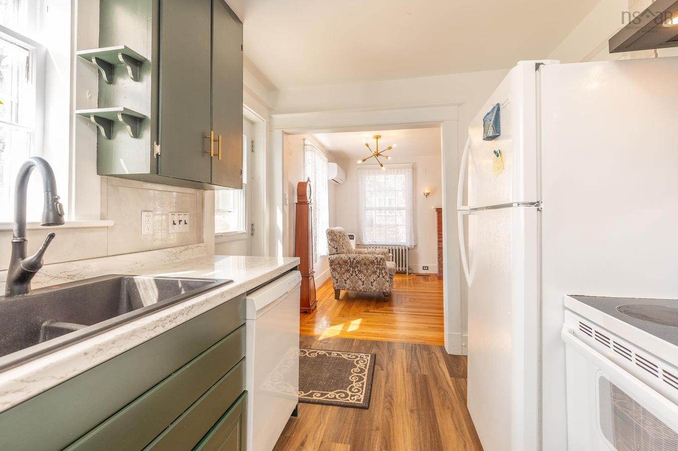 91 Cliff Street, Yarmouth, NS