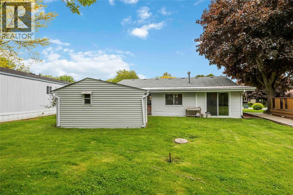 1940 London Line Unit# 107, Sarnia, ON - Outdoor