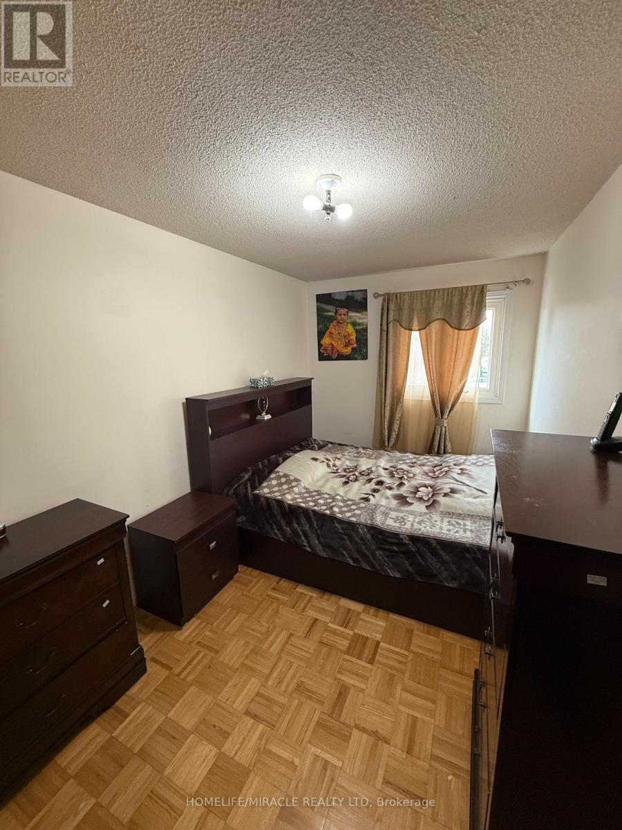 Main &Second Floor - 2 Ketchum Crescent, Markham, ON - Indoor Photo Showing Bedroom