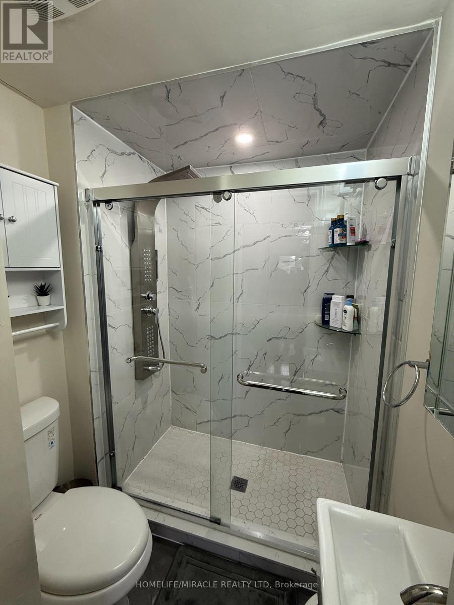 Main &Second Floor - 2 Ketchum Crescent, Markham, ON - Indoor Photo Showing Bathroom