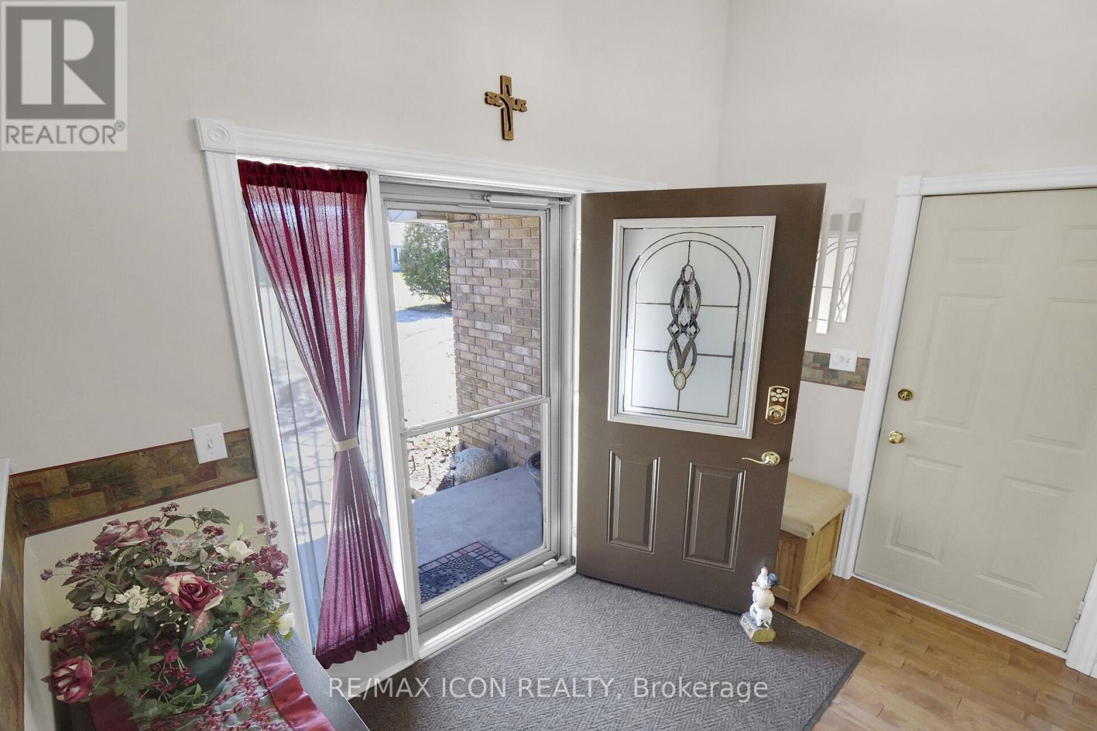 21 Lunn Lane, Dutton/Dunwich (Wallacetown), ON - Indoor Photo Showing Other Room