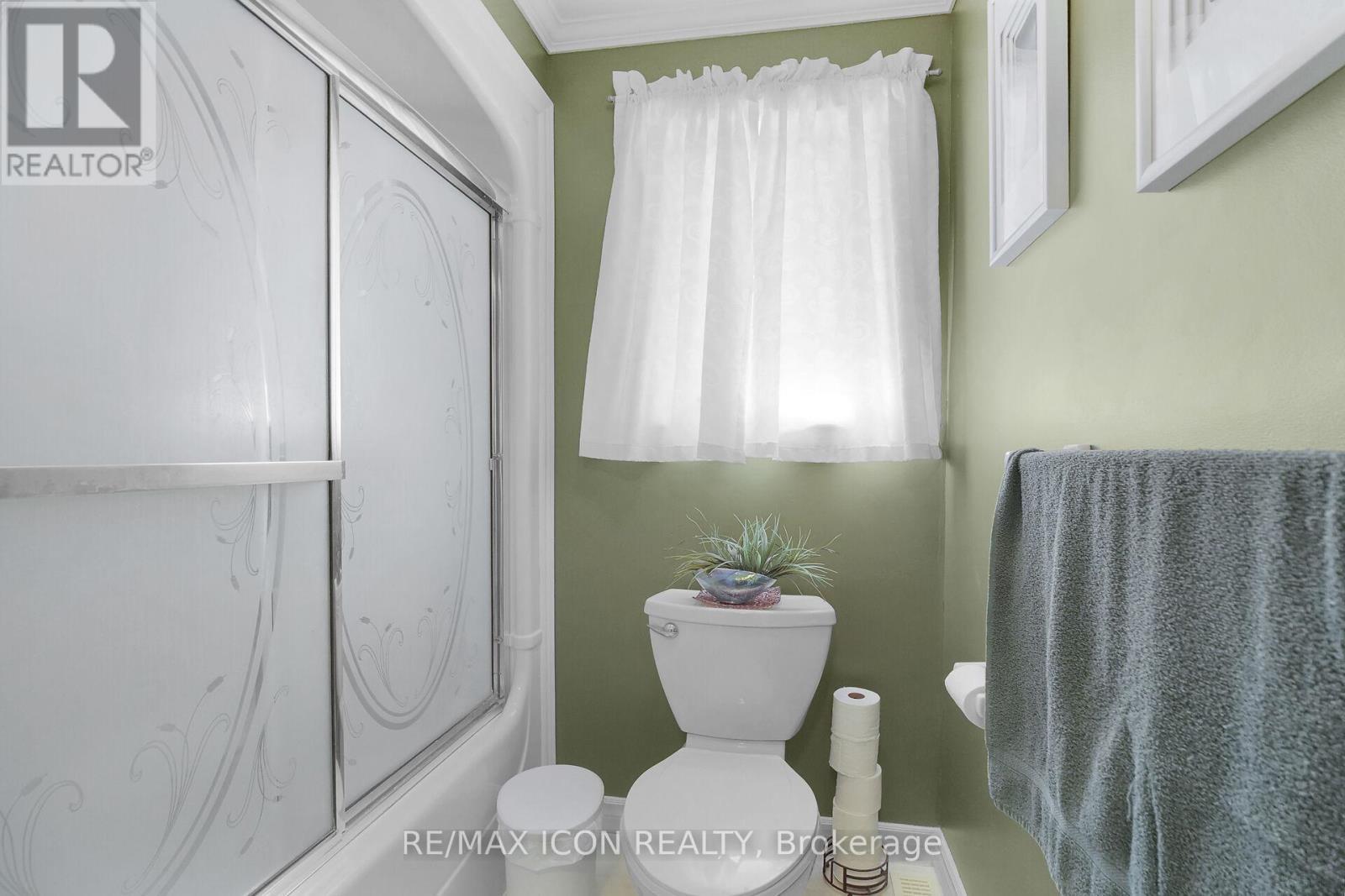 21 Lunn Lane, Dutton/Dunwich (Wallacetown), ON - Indoor Photo Showing Bathroom