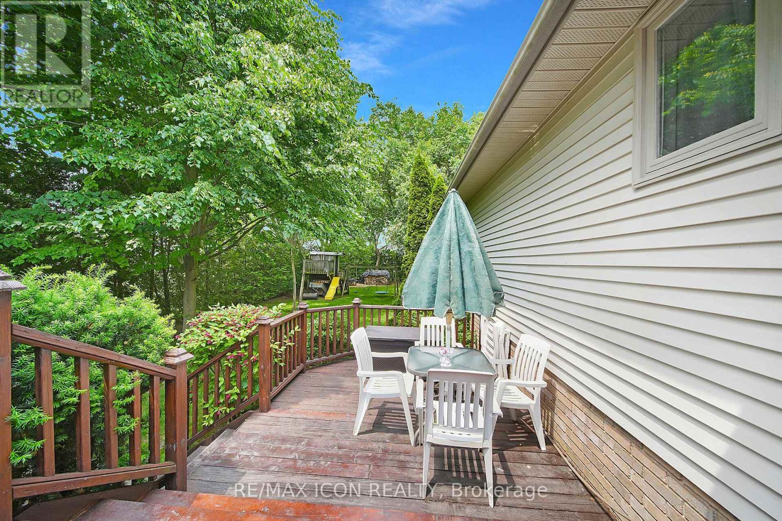 21 Lunn Lane, Dutton/Dunwich (Wallacetown), ON - Outdoor With Exterior