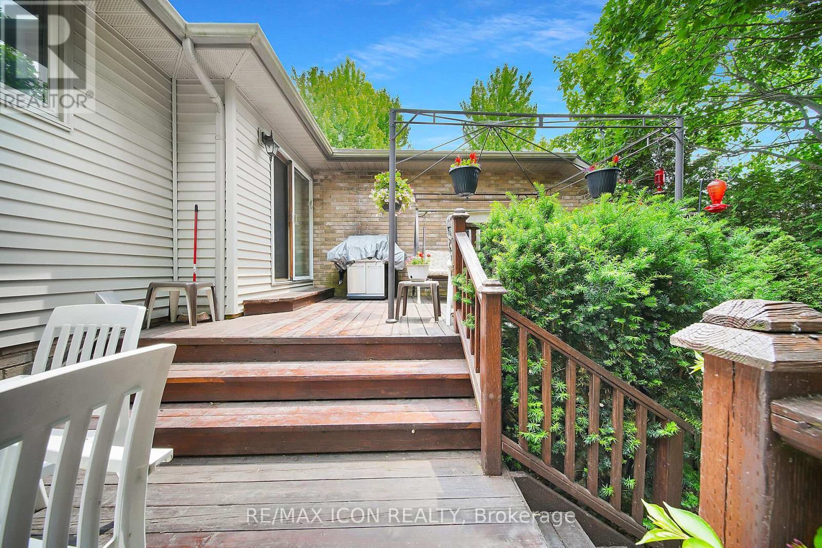 21 Lunn Lane, Dutton/Dunwich (Wallacetown), ON - Outdoor With Exterior