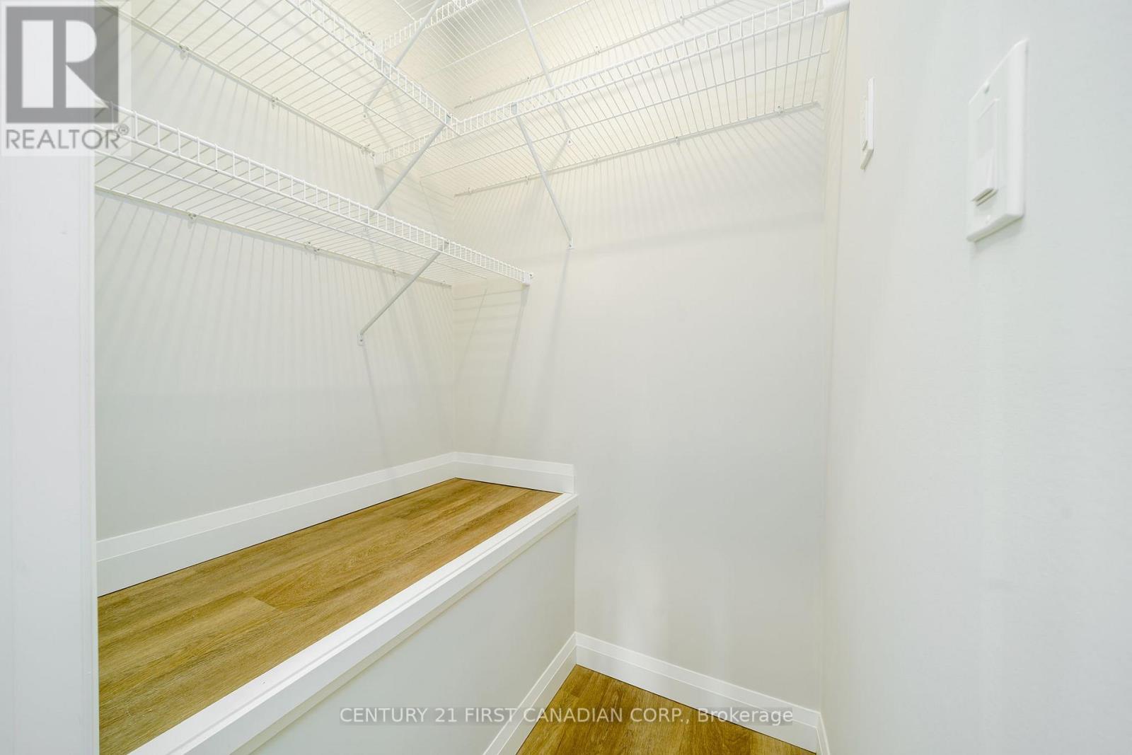 6 Sheldabren Street, North Middlesex (Ailsa Craig), ON - Indoor Photo Showing Other Room