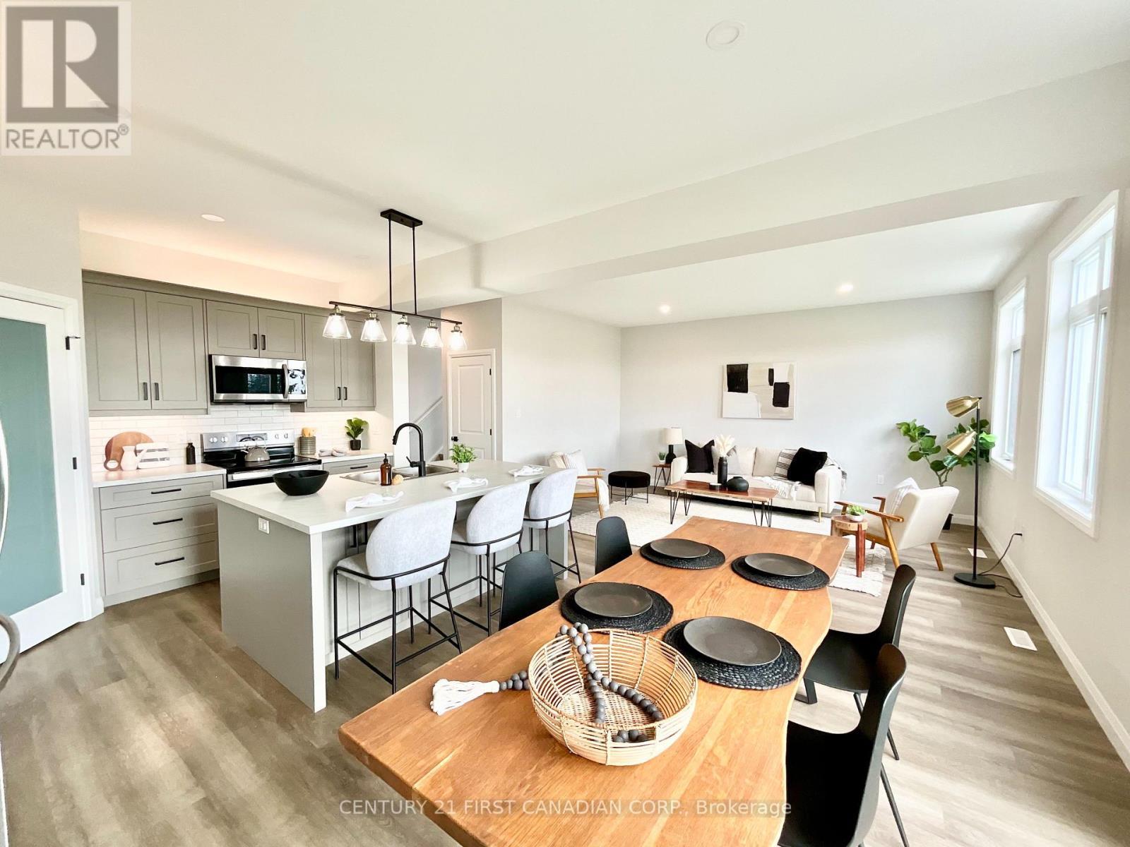 6 Sheldabren Street, North Middlesex (Ailsa Craig), ON - Indoor