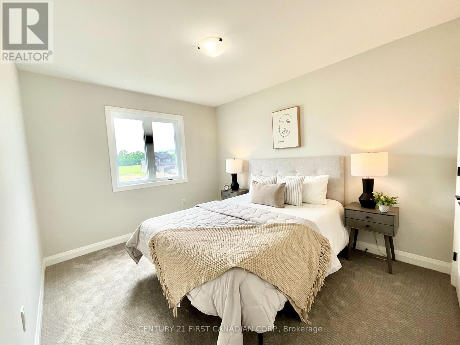 6 Sheldabren Street, North Middlesex (Ailsa Craig), ON - Indoor Photo Showing Bedroom