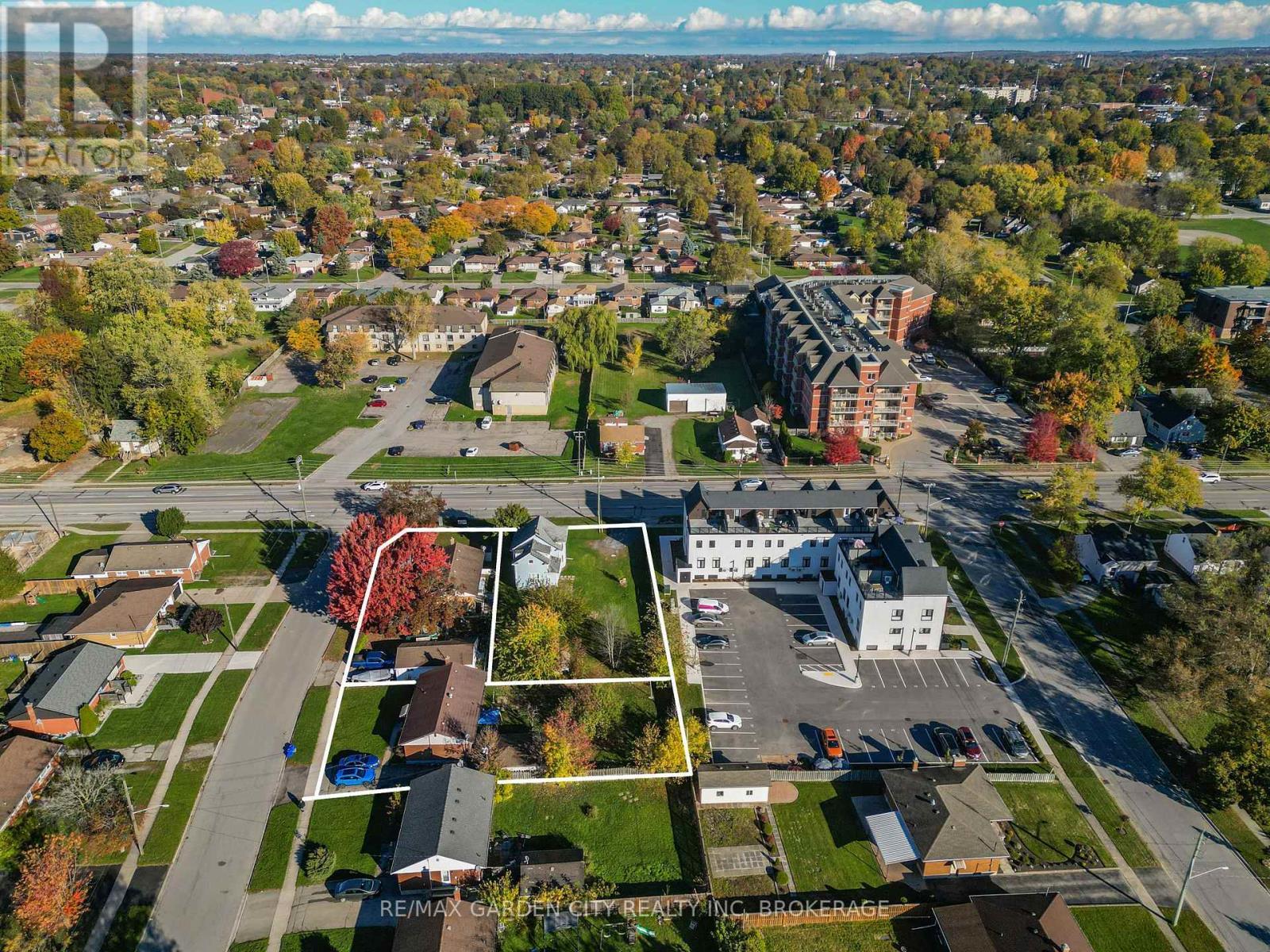 6560 Mcleod Road, Niagara Falls (Oldfield), ON - Outdoor With View