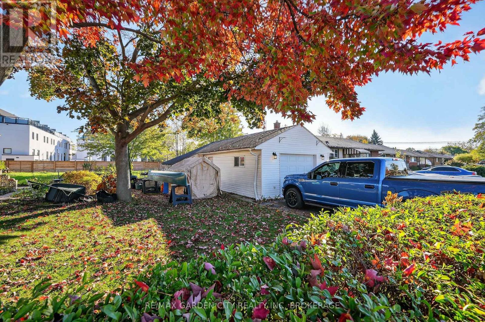 6560 Mcleod Road, Niagara Falls (Oldfield), ON - Outdoor