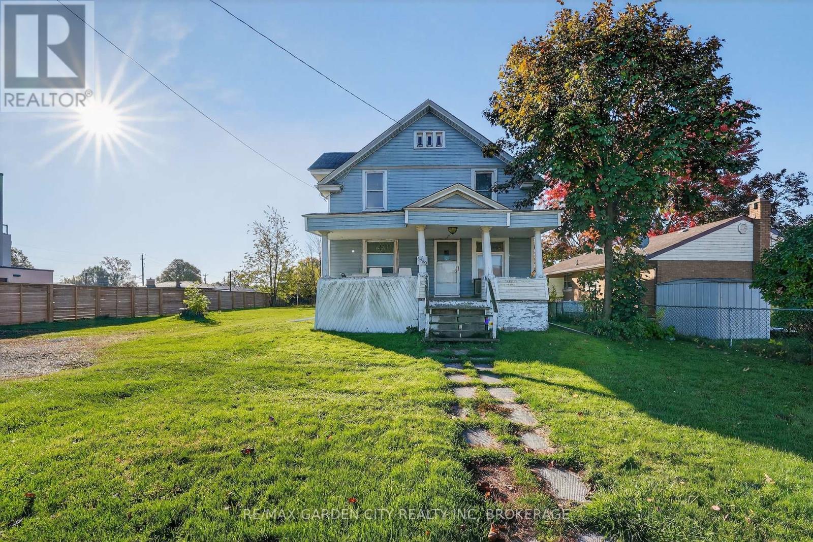 6560 Mcleod Road, Niagara Falls (Oldfield), ON - Outdoor With Deck Patio Veranda