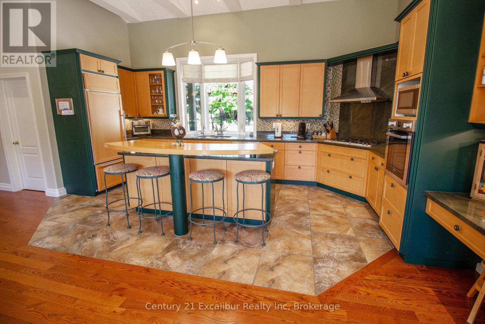 7525 Wellington Rd 36, Puslinch (Morriston), ON - Indoor Photo Showing Other Room