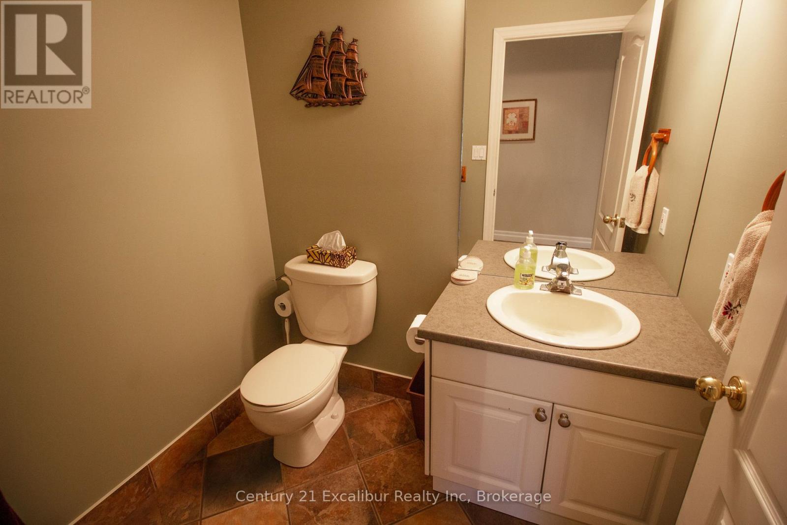 7525 Wellington Rd 36, Puslinch (Morriston), ON - Indoor Photo Showing Bathroom