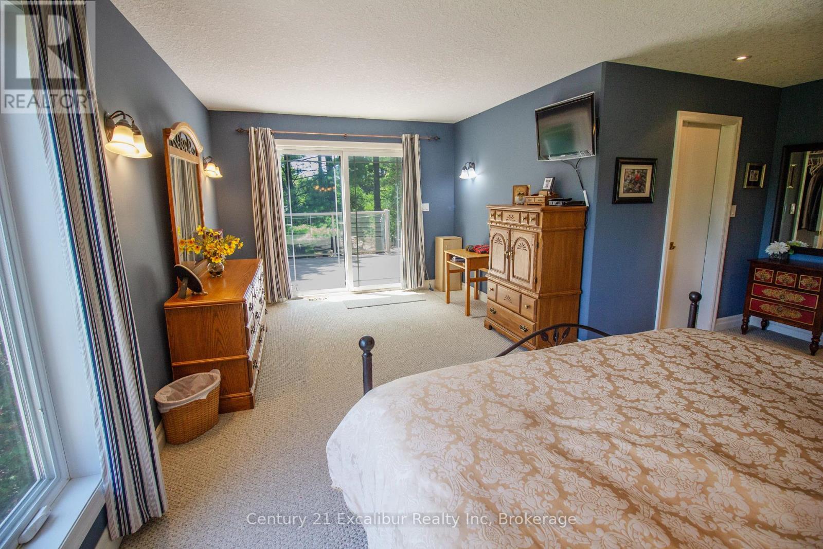 7525 Wellington Rd 36, Puslinch (Morriston), ON - Indoor Photo Showing Bedroom
