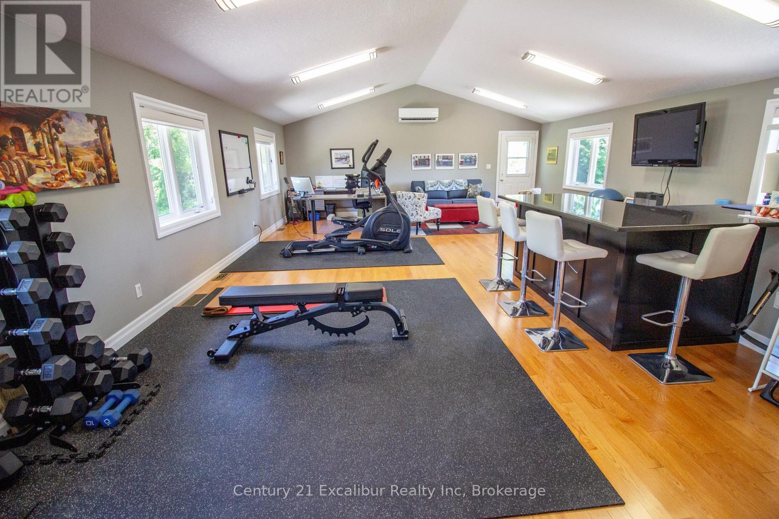 7525 Wellington Rd 36, Puslinch (Morriston), ON - Indoor Photo Showing Gym Room