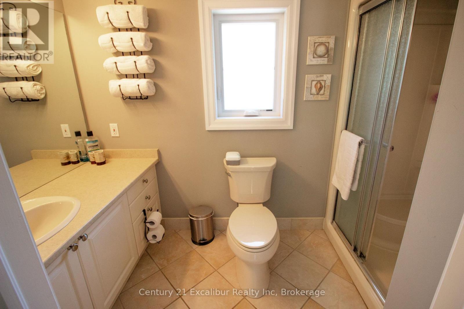 7525 Wellington Rd 36, Puslinch (Morriston), ON - Indoor Photo Showing Bathroom